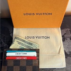 Louis Vuitton ID Credit Card Drivers NWOT  box and dust bag don’t come with it
